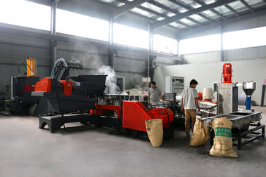 China Zwartselkorrels die tot machine maken zwarte masterbatchpp PE granulator fabriek